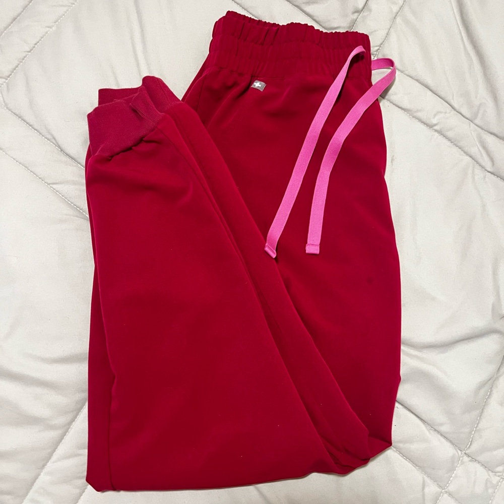 Figs limited edition Cambridge Joggers in Magenta